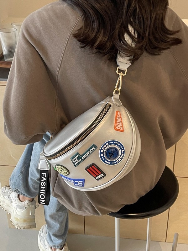 Ženska PU crossbody torba u obliku školjke, zatvarač, laminirano unutarnje, poliester podstava, gradska jednostavnost, proljeće 2025