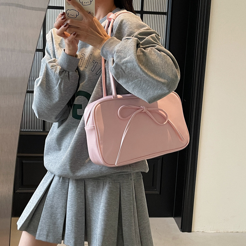 Бостън чанта с акцент панделка, PU материал, ципово закопчаване, вътрешен цип джоб, двойни презрамки