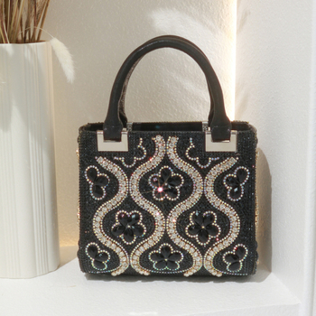 Ženska crossbody torba, horizontalni kvadratni oblik, poliester, zaključavanje, džep za telefon i dokumente, gradska jednostavnost
