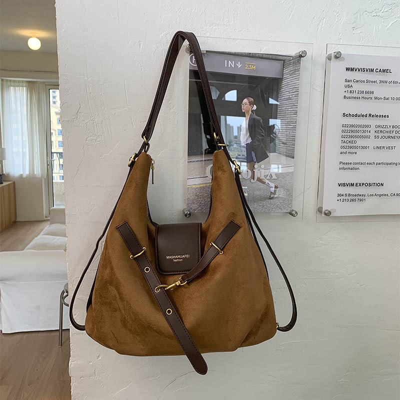 Unisex PU Tote torba, velika kapaciteta, vodoravni kvadratni oblik, zatvarač, podstava od poliestera, džep za telefon, trodimenzionalni dizajn, pogodna za slobodno vrijeme putovanja, Zima 2025