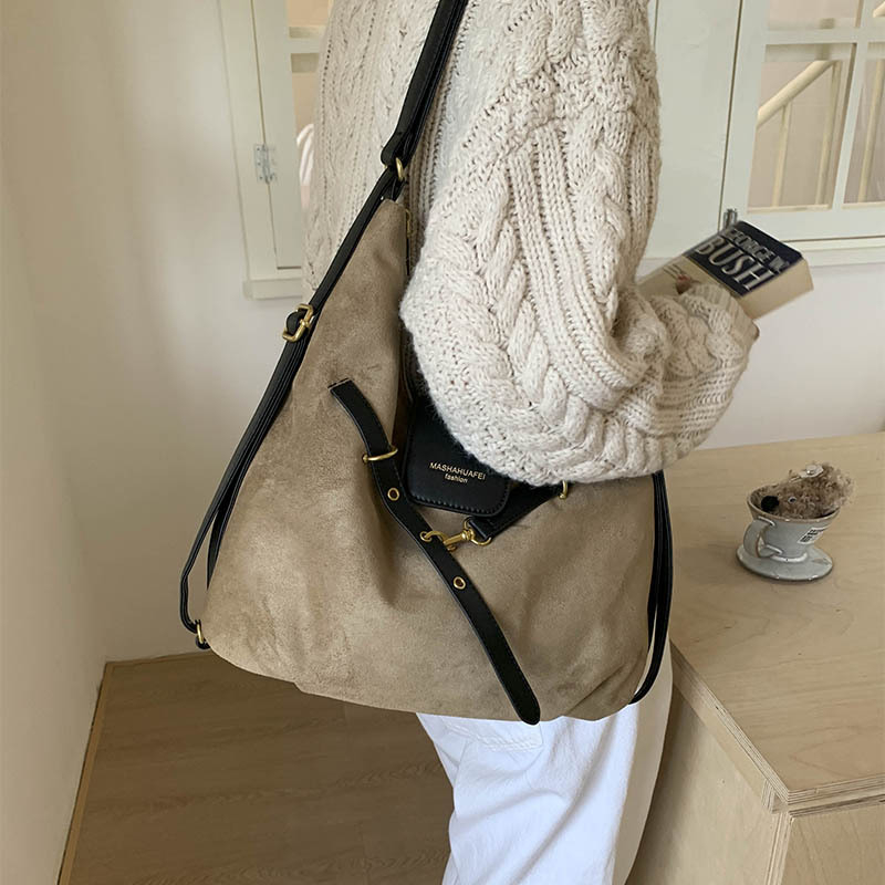 Unisex PU Tote torba, velika kapaciteta, vodoravni kvadratni oblik, zatvarač, podstava od poliestera, džep za telefon, trodimenzionalni dizajn, pogodna za slobodno vrijeme putovanja, Zima 2025