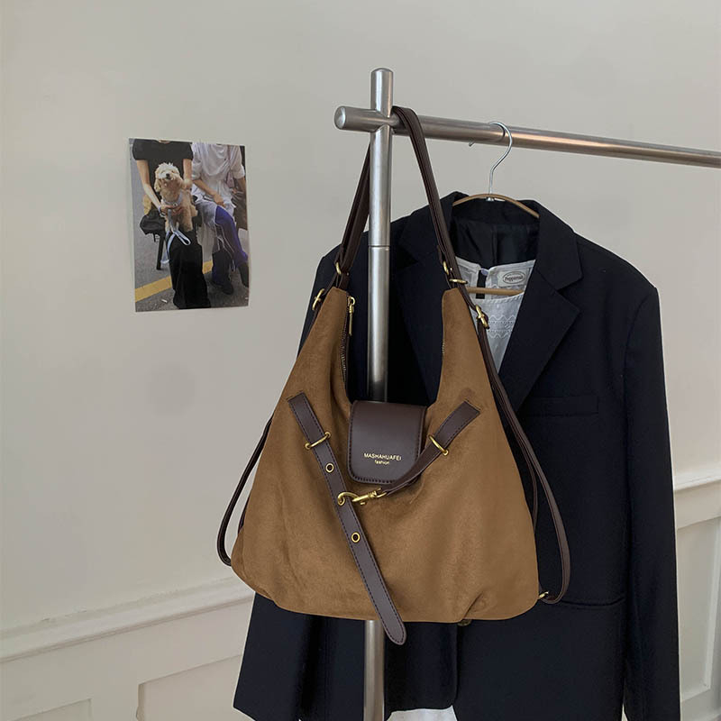 Unisex PU Tote torba, velika kapaciteta, vodoravni kvadratni oblik, zatvarač, podstava od poliestera, džep za telefon, trodimenzionalni dizajn, pogodna za slobodno vrijeme putovanja, Zima 2025