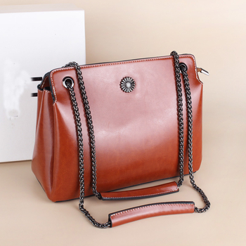 PU верижна чанта за рамо тип кофа със цип, ламиниран вътрешен джоб и полиестерна подплата