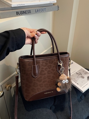 Ženska PU bucket torba, gradski minimalistički stil, crossbody dizajn preko ramena, zatvaranje na zip, unutarnja džep za mobitel, jedna naramenica.
