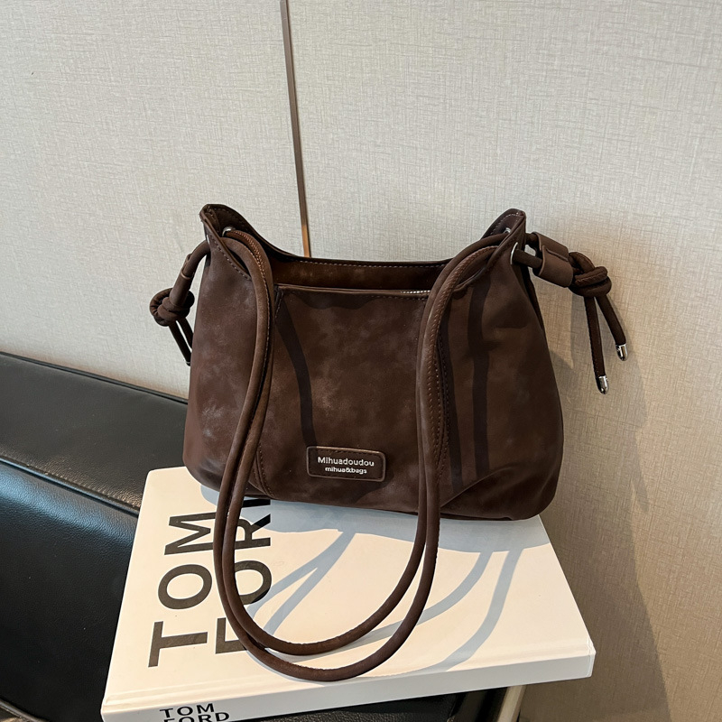 PU crossbody torba, gradski minimalistički stil, vertikalni kvadratni oblik, zatvaranje zipom, laminirana unutarnja džep