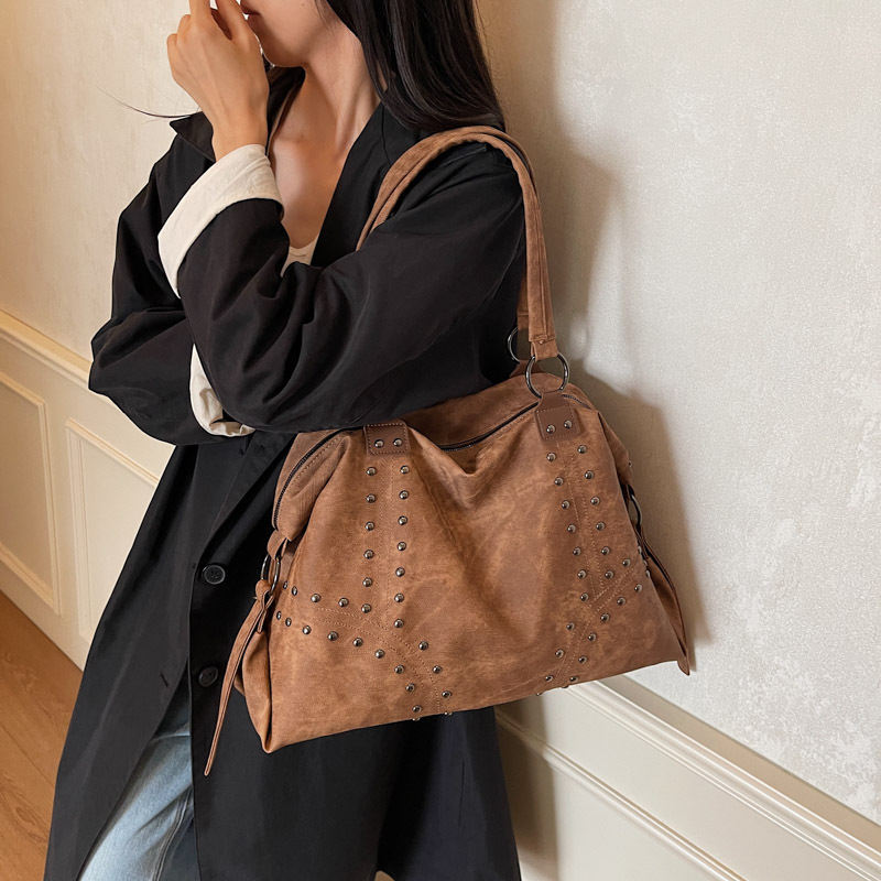 Tote torba – urbani stil, PU materijal, horizontalni kvadratni oblik, zatvarač
