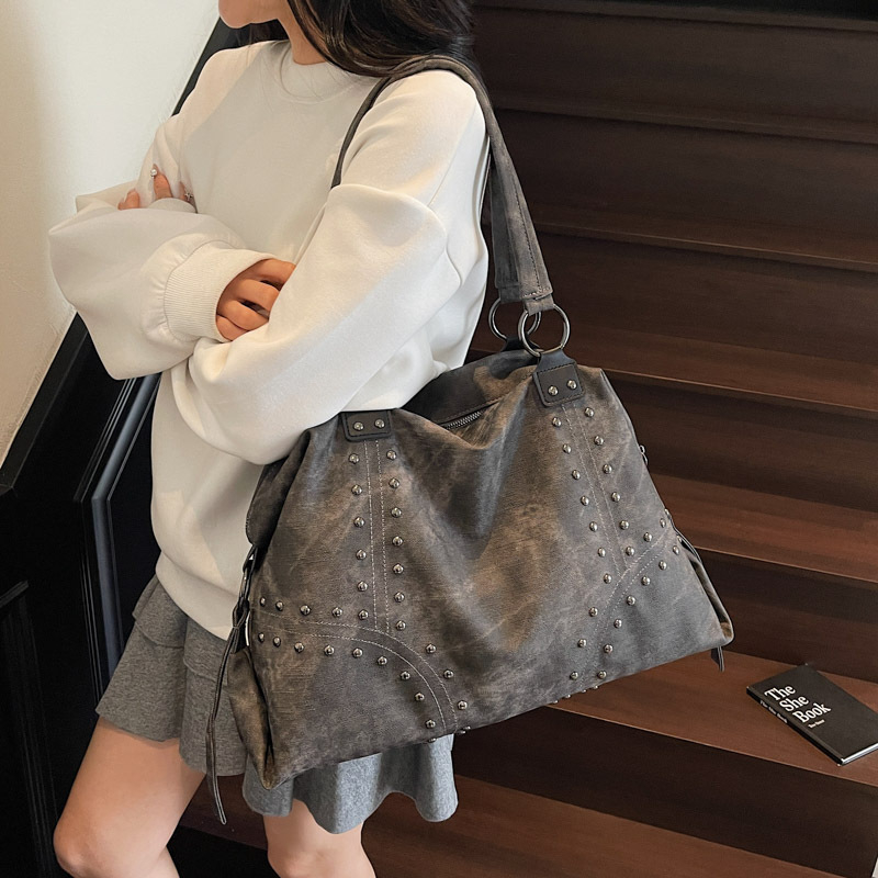 Tote torba – urbani stil, PU materijal, horizontalni kvadratni oblik, zatvarač