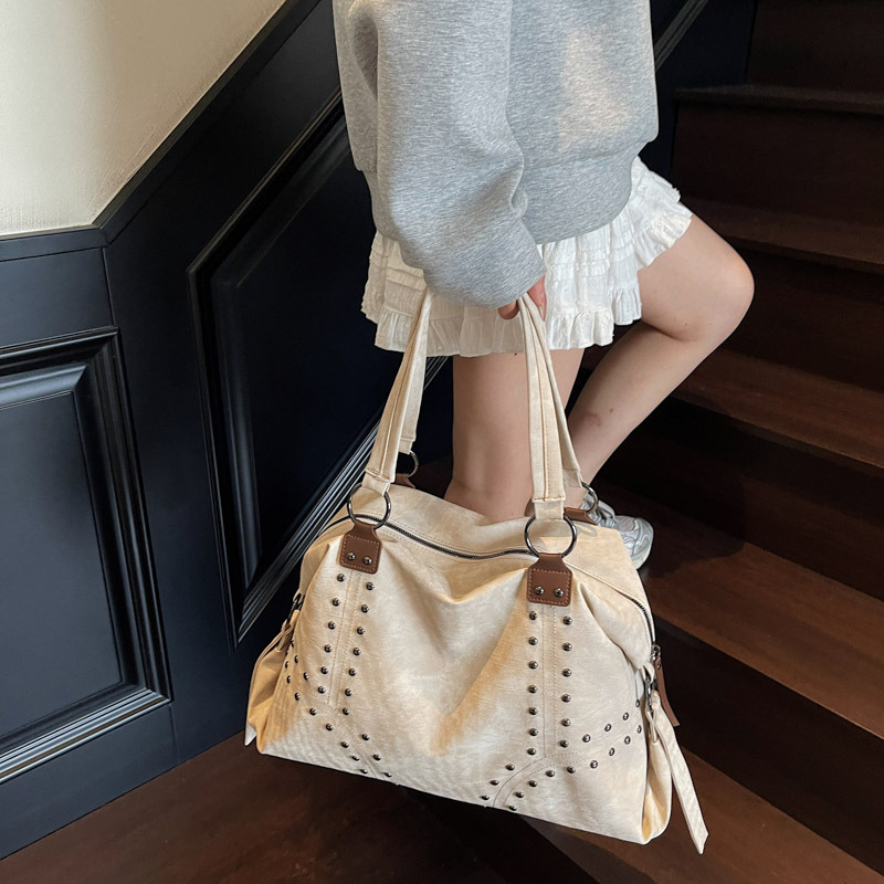 Tote torba – urbani stil, PU materijal, horizontalni kvadratni oblik, zatvarač