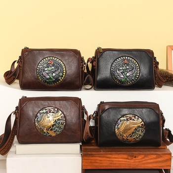 Ženska PU crossbody torbica, Envelope Pack stil, horizontalni kvadratni oblik, zatvaranje zatvaračem, unutarnja džep sa zipom