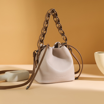 Ženska PU bucket torba, francuski stil, zimsko izdanje 2025, zatvarač na špagu, poliester podstava, gradski minimalistički dizajn, dnevna crossbody