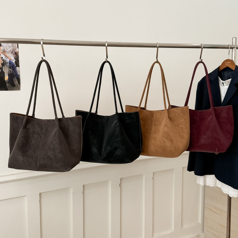 Tote torba - PU materijal, retro stil, zip zatvarač, zima 2025