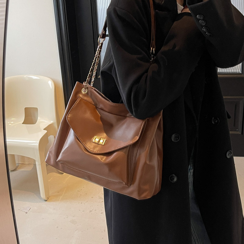 Чанта през рамо със заключваща катарама в уличен стил – PU, голям капацитет, цип, подплата полиестер, двойни презрамки