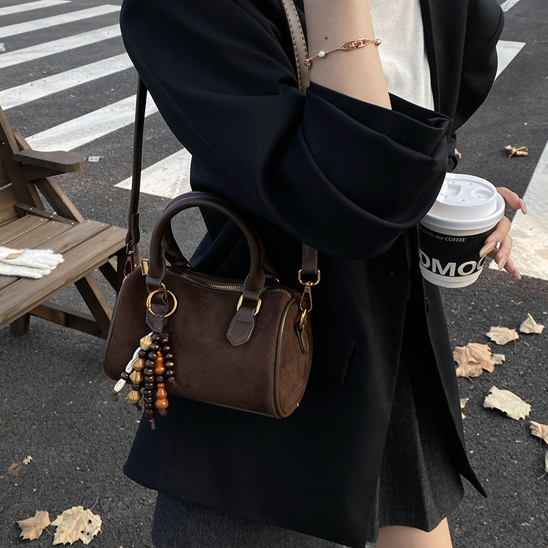 Boston crossbody torba od PU velura, korejskog stila, za žene, jesen 2025, vodoravni kvadratni oblik, zatvaranje na zip, poliester podstava, unutarnji džep sa zatvaračem, jedna naramenica