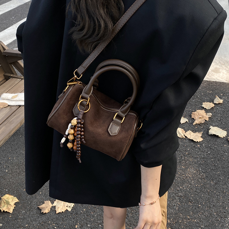 Boston crossbody torba od PU velura, korejskog stila, za žene, jesen 2025, vodoravni kvadratni oblik, zatvaranje na zip, poliester podstava, unutarnji džep sa zatvaračem, jedna naramenica
