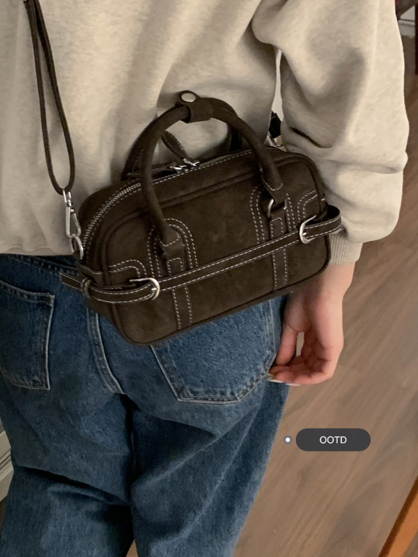 Crossbody torbica od PU, gradski minimalistički stil, horizontalno kvadratni oblik, zatvaranje na zip