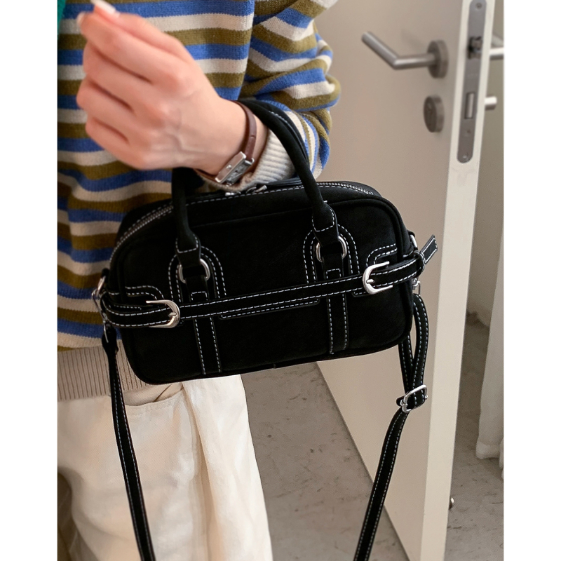 Crossbody torbica od PU, gradski minimalistički stil, horizontalno kvadratni oblik, zatvaranje na zip
