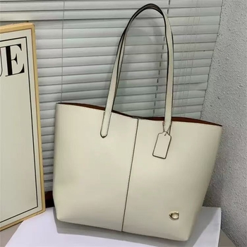 PU kožna Tote torba, urbanog minimalističkog stila, horizontalni kvadratni oblik, magnetska kopča, laminirani unutarnji džep sa zatvaračem, ima srednji džep