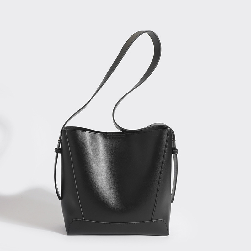 Ženska bucket torba, PU materijal, ulični stil, zatvarač, unutarnji džepovi sa zatvaračem (telefon, dokumenti)