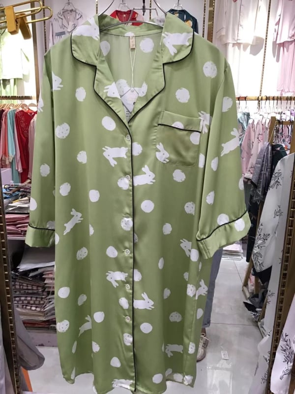 Νυχτικό Ice Silk με γιακά πέτα, καρτούν σχέδιο, μισά μανίκια, λεπτό ύφασμα