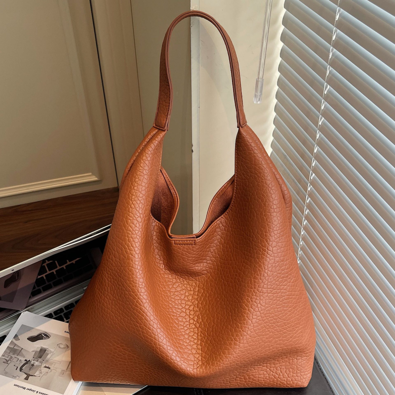 Дамска PU чанта Tote за рамо, голям капацитет; стил: пътуване и ежедневие; форма: хоризонтално квадратна; начин на отваряне: магнитно копче; вътрешен ламиниран джоб с цип