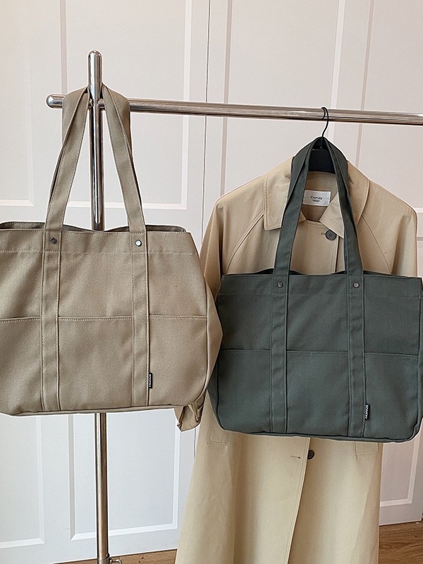 Ženska platnena Tote torba — horizontalni kvadratni oblik, magnetsko zatvaranje, unutarnji džep sa zatvaračem, bez podstave