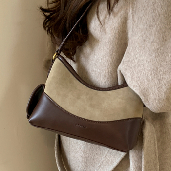 Ženska torbica ispod pazuha, visokokvalitetna teksturirana PU, torba, zatvarač, podstavljena od poliestera, horizontalni kvadratni oblik, proljeće 2026