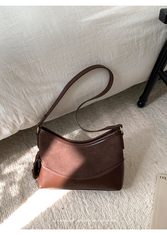 Ženska torbica ispod pazuha, visokokvalitetna teksturirana PU, torba, zatvarač, podstavljena od poliestera, horizontalni kvadratni oblik, proljeće 2026