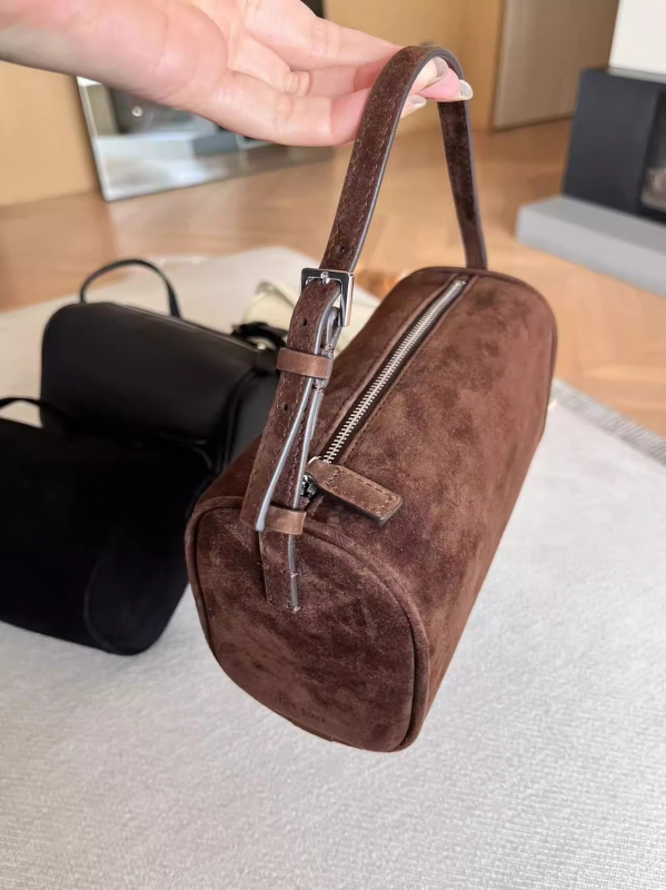 PU torbica za olovke, cilindričnog oblika, hobostil, zatvarač na zip, PU podstava, jedna naramenica
