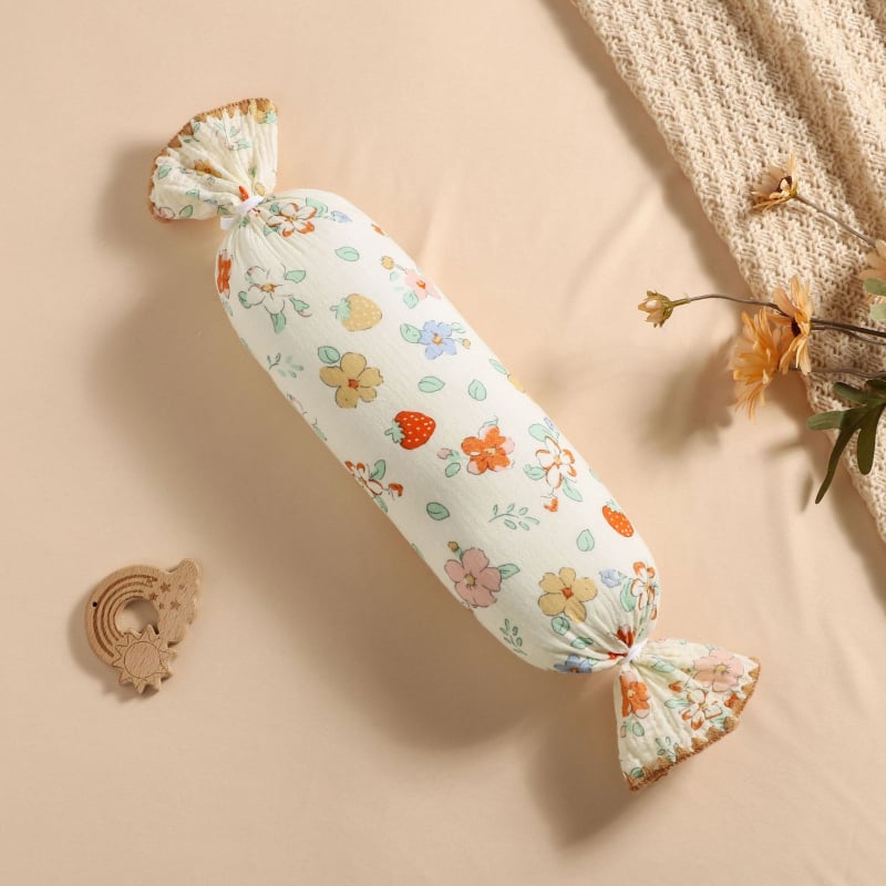 Възглавничка за новородени, цилиндрична, с анти-ударни странични защити, сваляем и перащ се калъф от чист памук газе