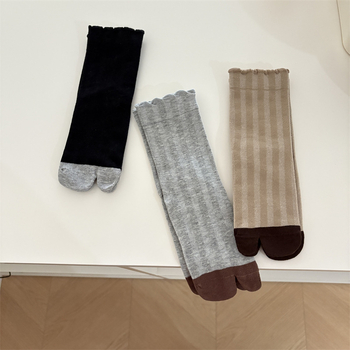 Ženske pamučne čarape za prste s odijeljenim prstima, jedne boje, srednja duljina, upijaju znoj i štite od trljanja