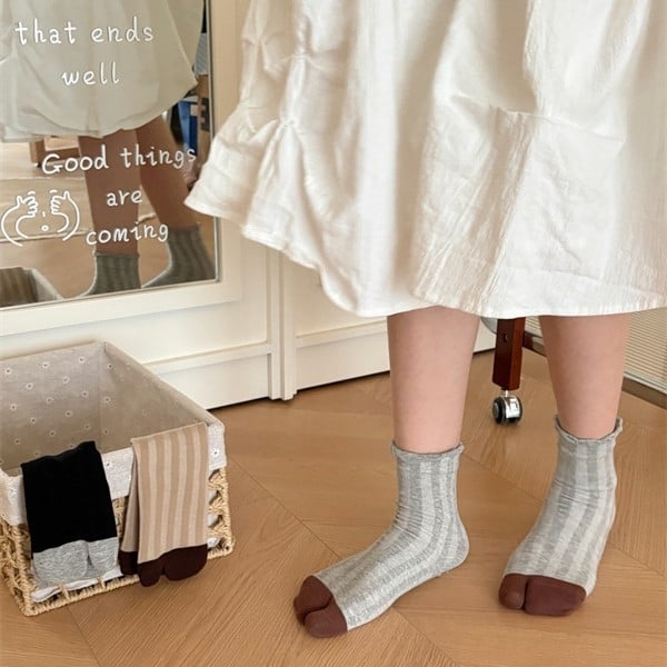 Ženske pamučne čarape za prste s odijeljenim prstima, jedne boje, srednja duljina, upijaju znoj i štite od trljanja