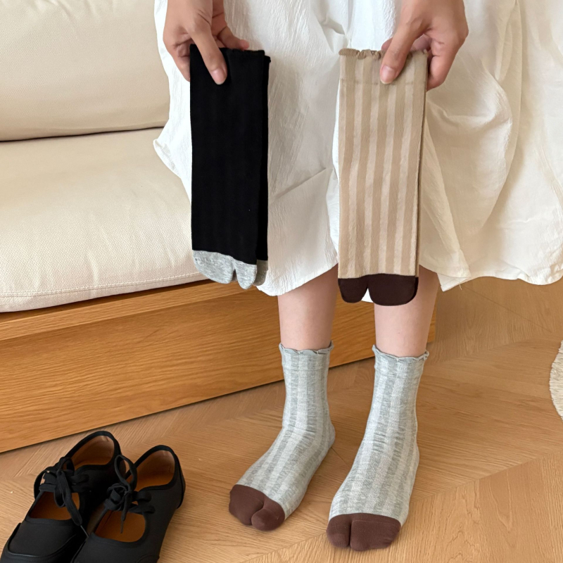 Ženske pamučne čarape za prste s odijeljenim prstima, jedne boje, srednja duljina, upijaju znoj i štite od trljanja