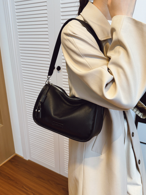 Torba za rame — oblik jastuka, PU materijal, urbani minimalistički stil, zatvarač na zip, skriveni džep sa zipom (Oblik jastuka; PU materijal; Urbani minimalistički stil; Zatvarač na zip; Skriveni džep sa zipom)