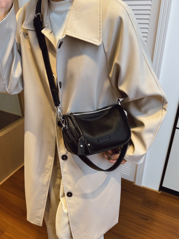 Torba za rame — oblik jastuka, PU materijal, urbani minimalistički stil, zatvarač na zip, skriveni džep sa zipom (Oblik jastuka; PU materijal; Urbani minimalistički stil; Zatvarač na zip; Skriveni džep sa zipom)