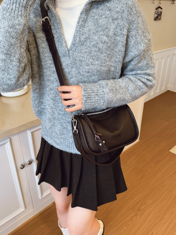 Torba za rame — oblik jastuka, PU materijal, urbani minimalistički stil, zatvarač na zip, skriveni džep sa zipom (Oblik jastuka; PU materijal; Urbani minimalistički stil; Zatvarač na zip; Skriveni džep sa zipom)