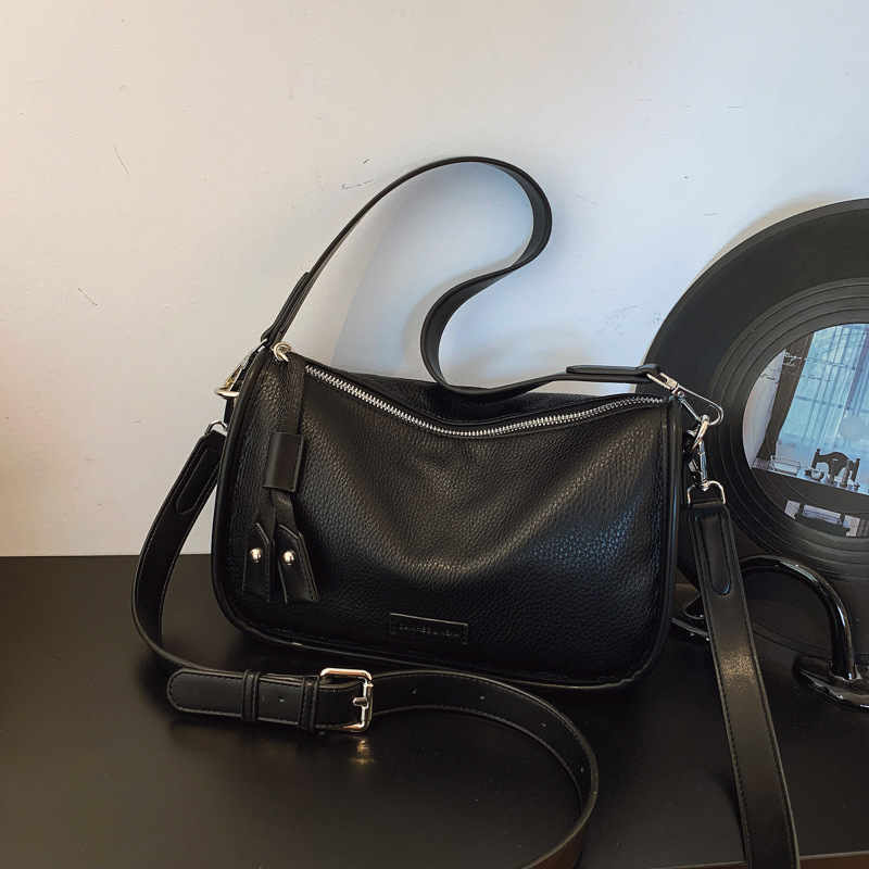 Torba za rame — oblik jastuka, PU materijal, urbani minimalistički stil, zatvarač na zip, skriveni džep sa zipom (Oblik jastuka; PU materijal; Urbani minimalistički stil; Zatvarač na zip; Skriveni džep sa zipom)