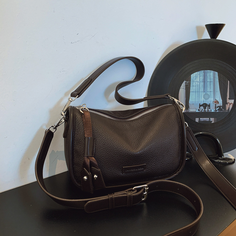 Torba za rame — oblik jastuka, PU materijal, urbani minimalistički stil, zatvarač na zip, skriveni džep sa zipom (Oblik jastuka; PU materijal; Urbani minimalistički stil; Zatvarač na zip; Skriveni džep sa zipom)