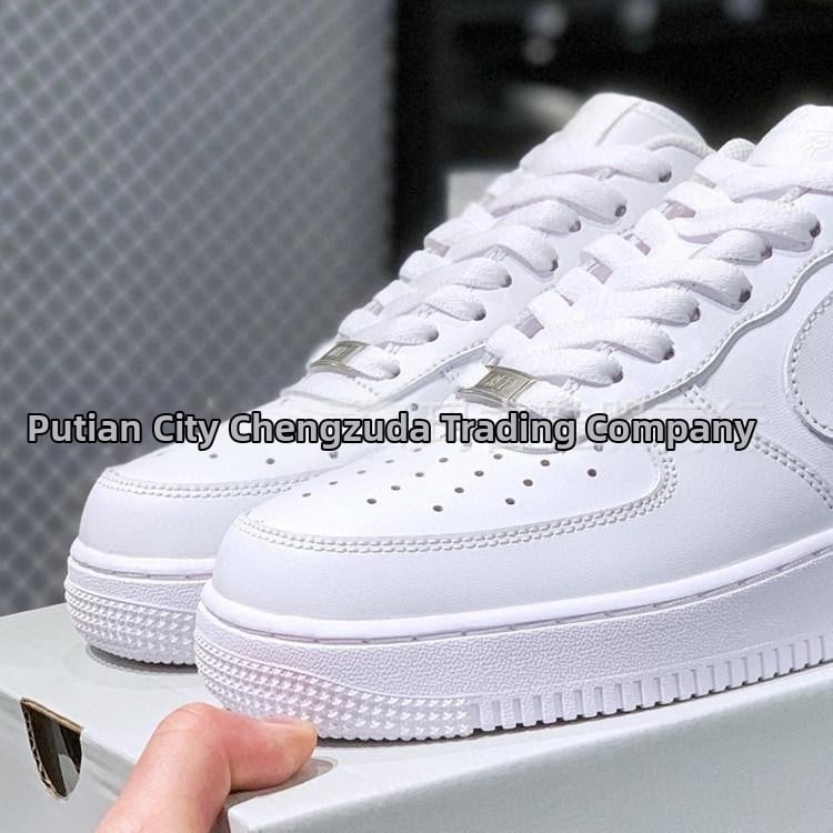 Унисекс обувки с кожена горна част, износоустойчива гумена подметка, повишаваща височина, клиновиден ток