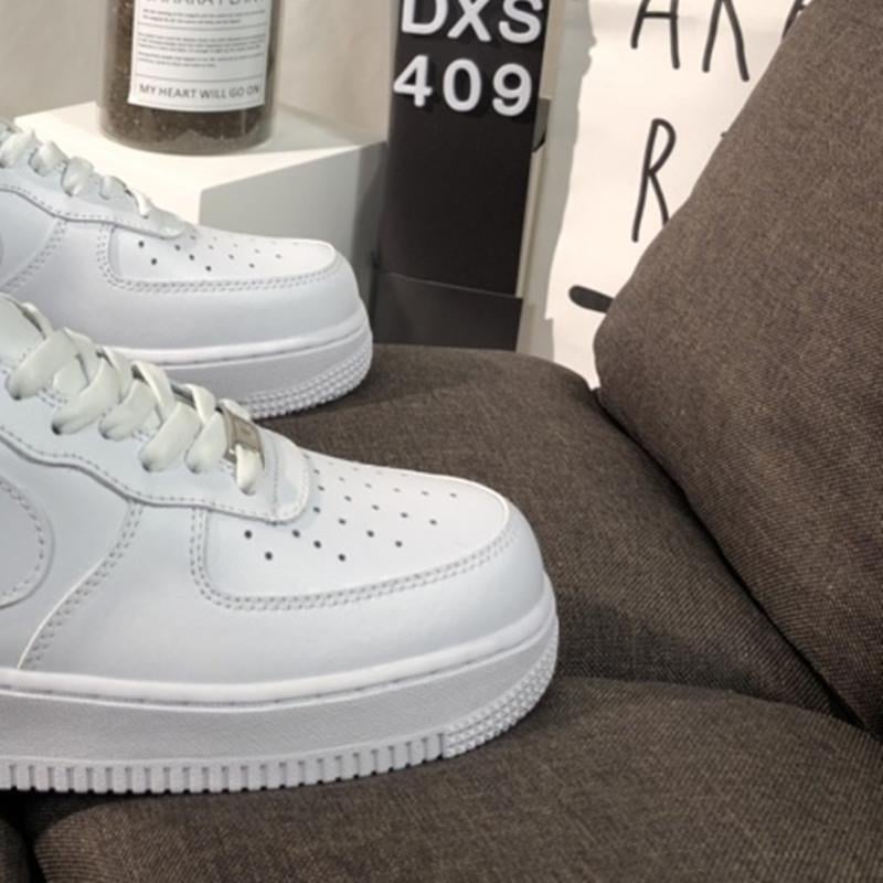 Унисекс обувки с кожена горна част, износоустойчива гумена подметка, повишаваща височина, клиновиден ток