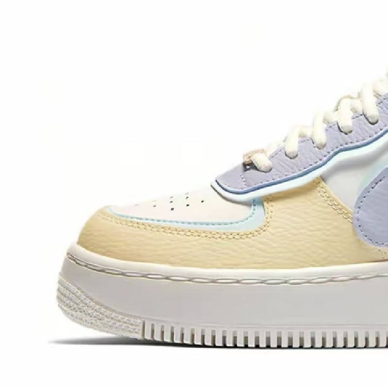 Унисекс обувки с кожена горна част, износоустойчива гумена подметка, повишаваща височина, клиновиден ток