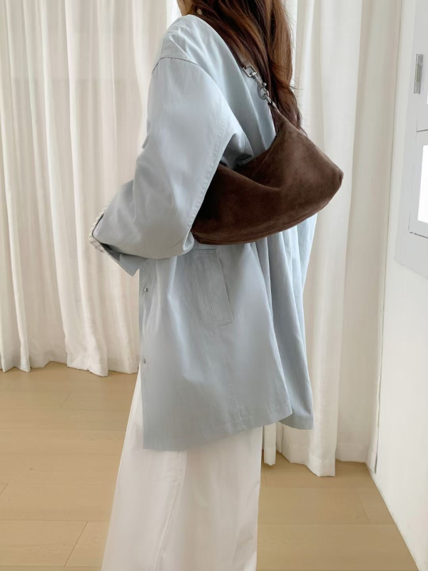 Женска чанта през рамо, вдъхновена от дизайнерски стил, винтидж кадифена материя, лукс за ежедневно носене, подходяща за ежедневни аутфити, есен 2025