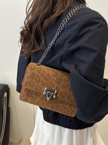 PU materijal, street stil, horizontalni kvadratni oblik torbe, zatvaranje poklopcem, džep za telefon