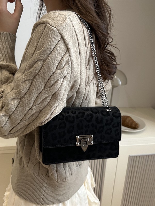 PU materijal, street stil, horizontalni kvadratni oblik torbe, zatvaranje poklopcem, džep za telefon