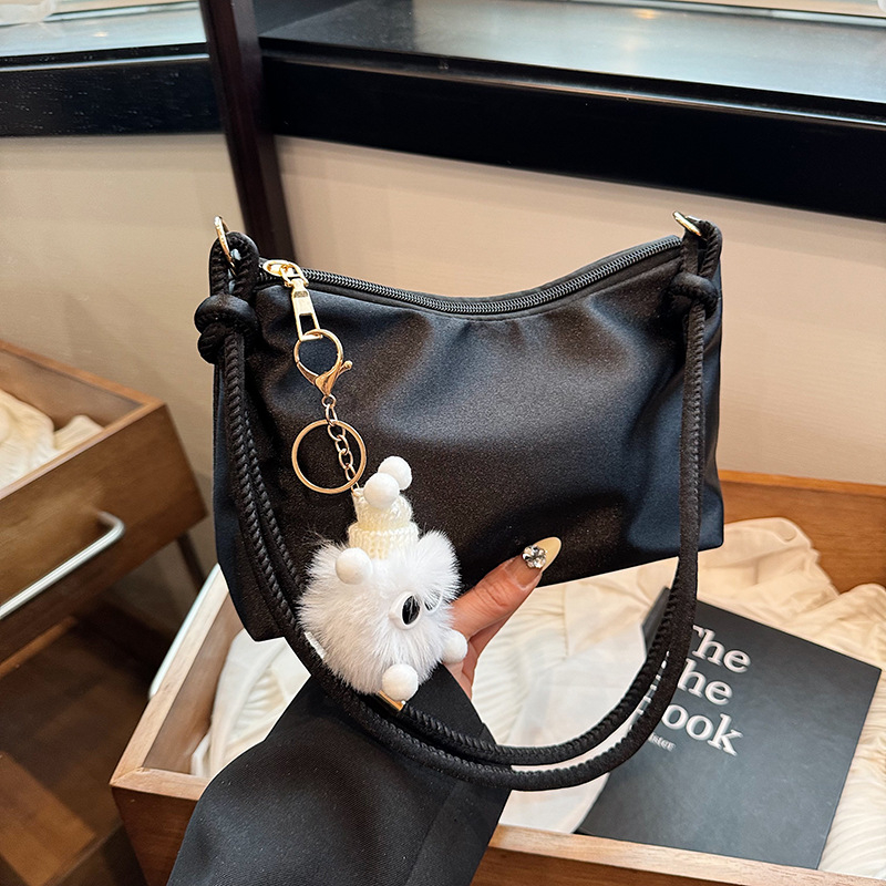 Korejski stil ženska torbica preko ramena s lesketim satenskim vanjskim dijelom, zatvarač, horizontalan četverokutni oblik, poliester podstava, proljeće 2024