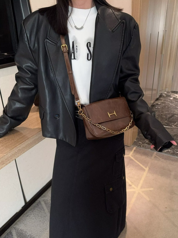 Crossbody torba od PU kože, kvadratnog oblika, casual stil, otvaranje poklopcem, podstava od poliester i pamuka, zimska kolekcija 2025