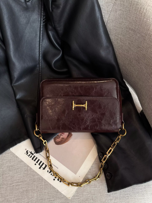Crossbody torba od PU kože, kvadratnog oblika, casual stil, otvaranje poklopcem, podstava od poliester i pamuka, zimska kolekcija 2025