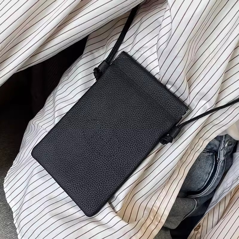 Torba za mobitel od prave kože, vertikalni kvadratni oblik, otvoreni gornji dio, unutarnji džep za novčiće, ženski model, za svakodnevnu uporabu