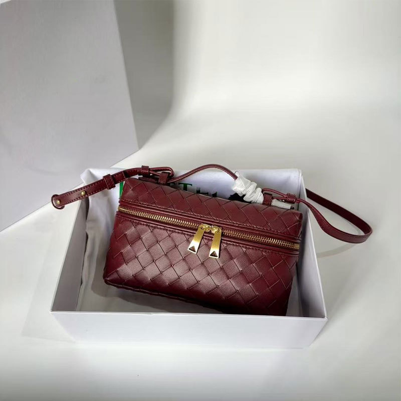 Box torba, od kože goveda, ručno tkana tekstura, zatvarač, unutarnji džep za telefon