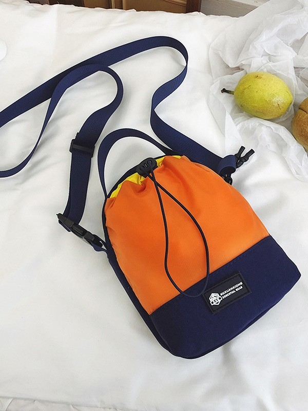 Torba preko ramena za outdoor – stil kanta, najlon, cilindrični oblik, zatvaranje špagom, podstava poliester