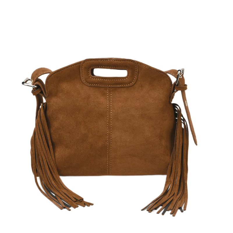 Ženska torbica satchel s resicama, velur koža, crossbody stil, horizontalni četverokutni oblik, otvoreni dizajn, pretinac na zip, pretinac za telefon i dokumente